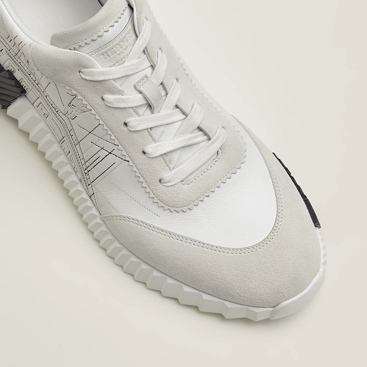 Bouncing sneaker hermes