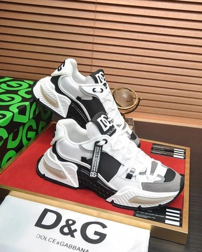 Dolce & Gabbana Leather sneakers