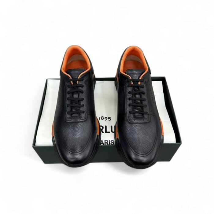 SNEAKER BERLUTI FAST TRACK EN CUIR DE VEAU VENEZIA EN NOIR/ORANGE