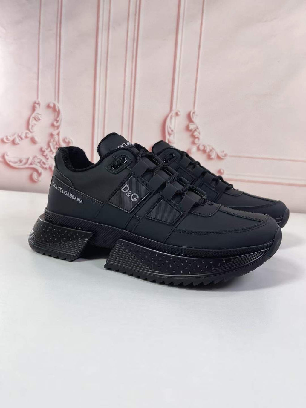Dolce & Gabbana Leather sneakers
