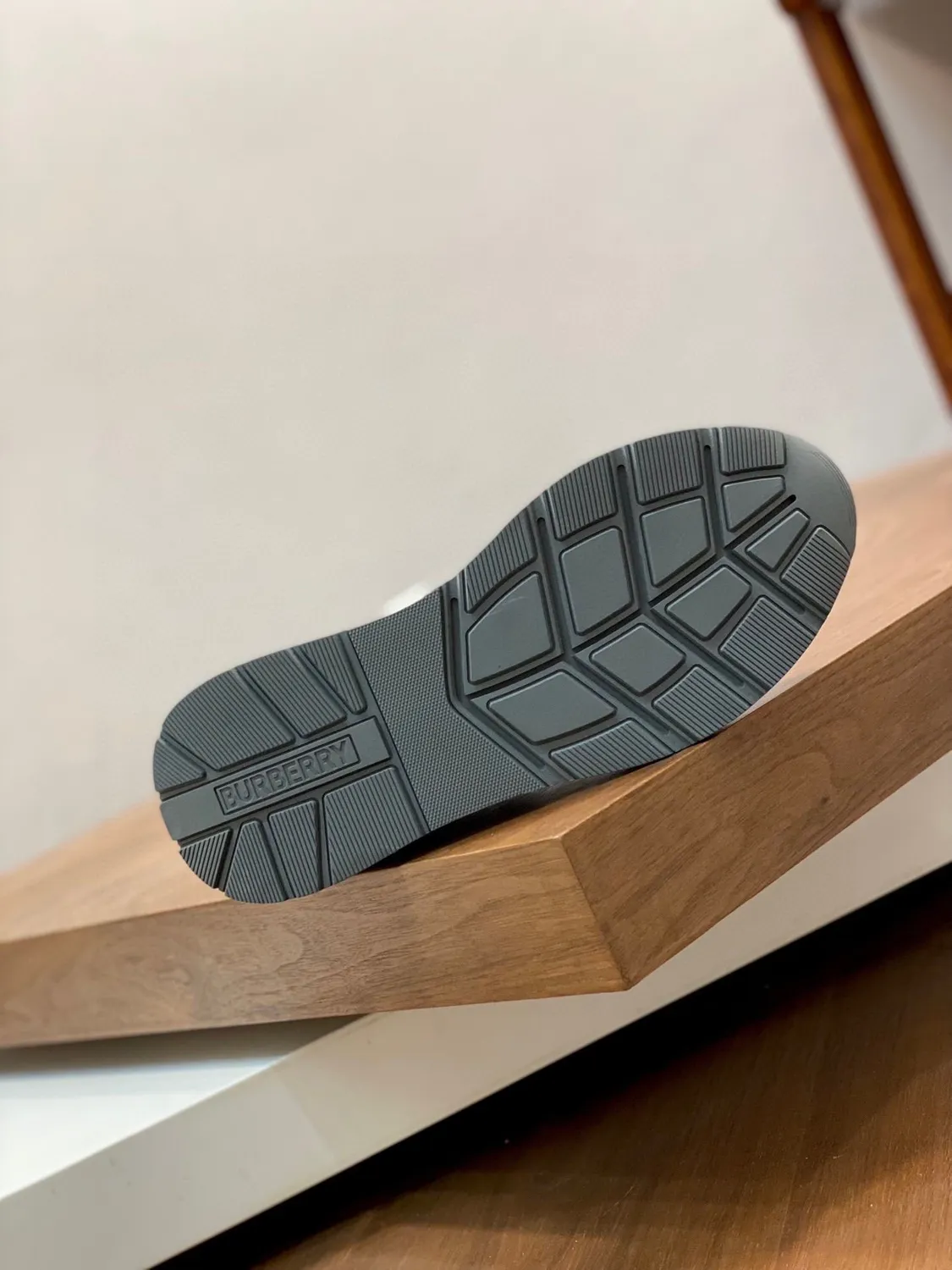 Burberry sean sneaker