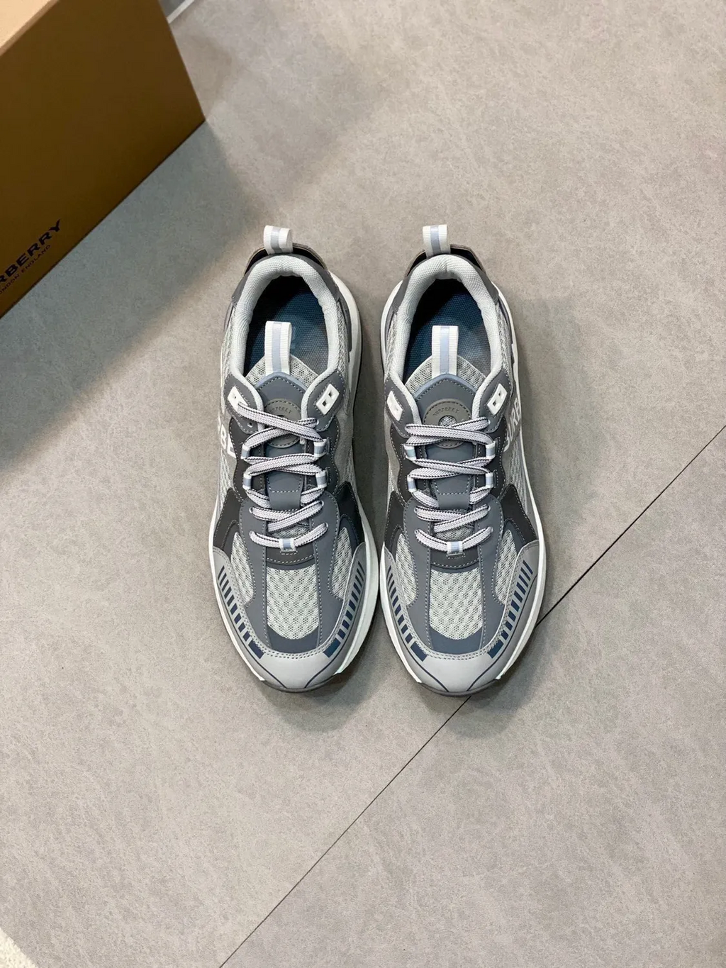 Burberry sean sneaker