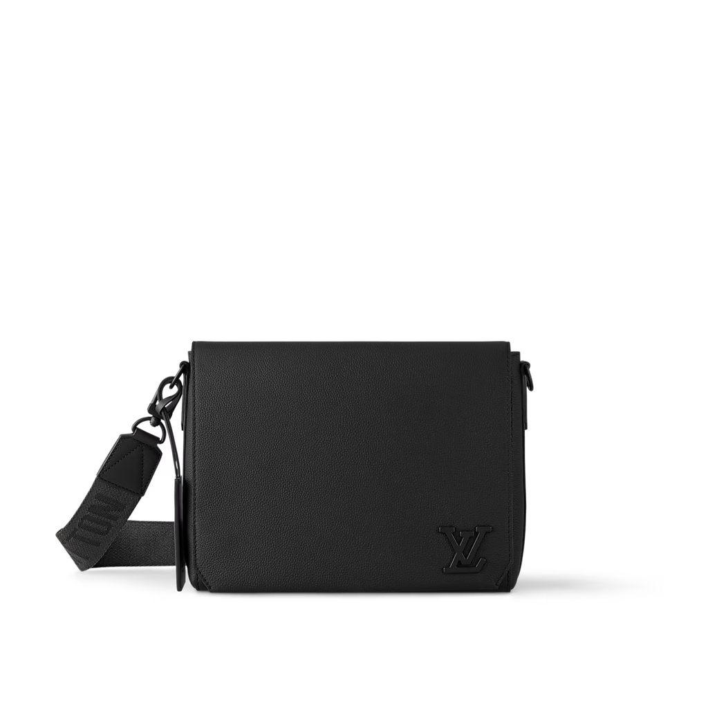 SAC LV MESSENGER TAKEOFF EN NOIR