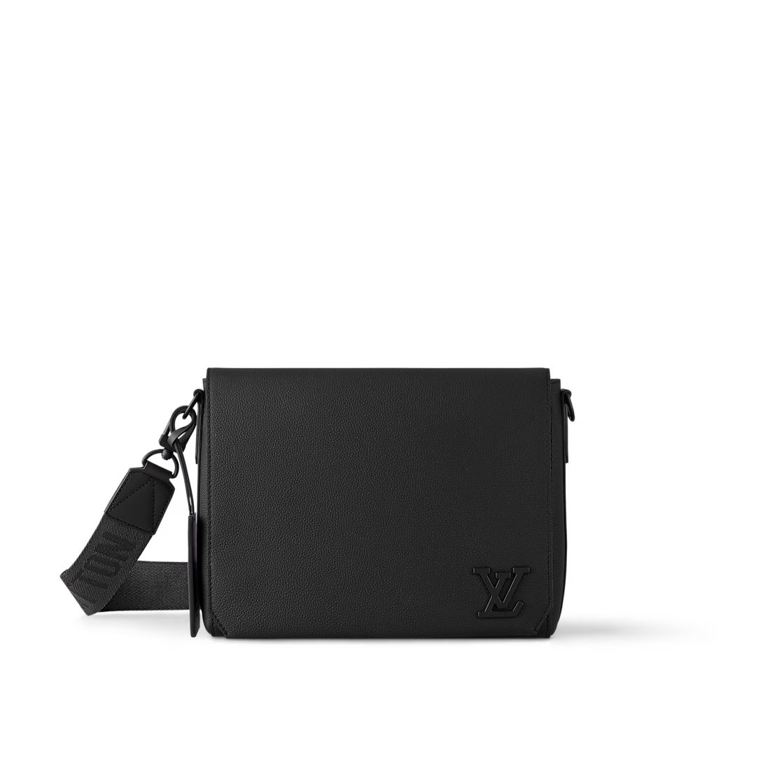 SAC LV MESSENGER TAKEOFF EN NOIR