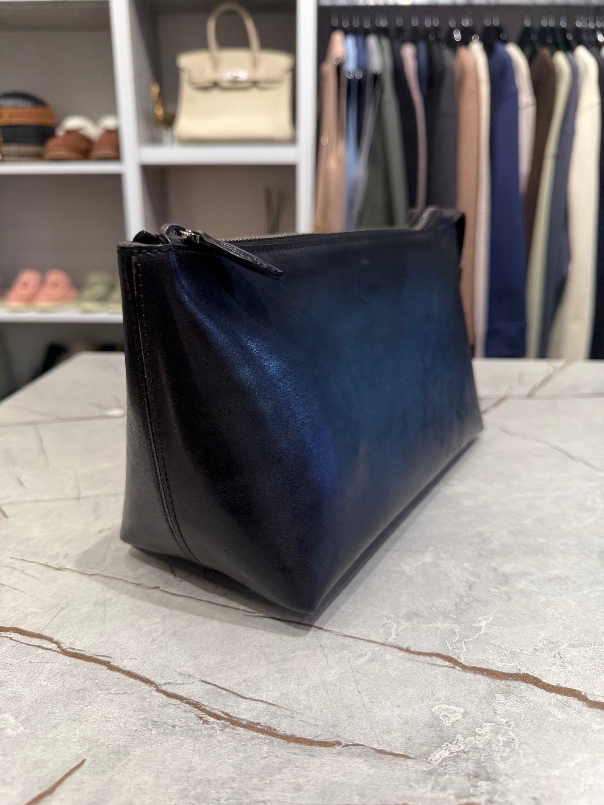 POCHETTE BERLUTI ZIPPEE TOUJOURS SOFT EN CUIR SCRITTO