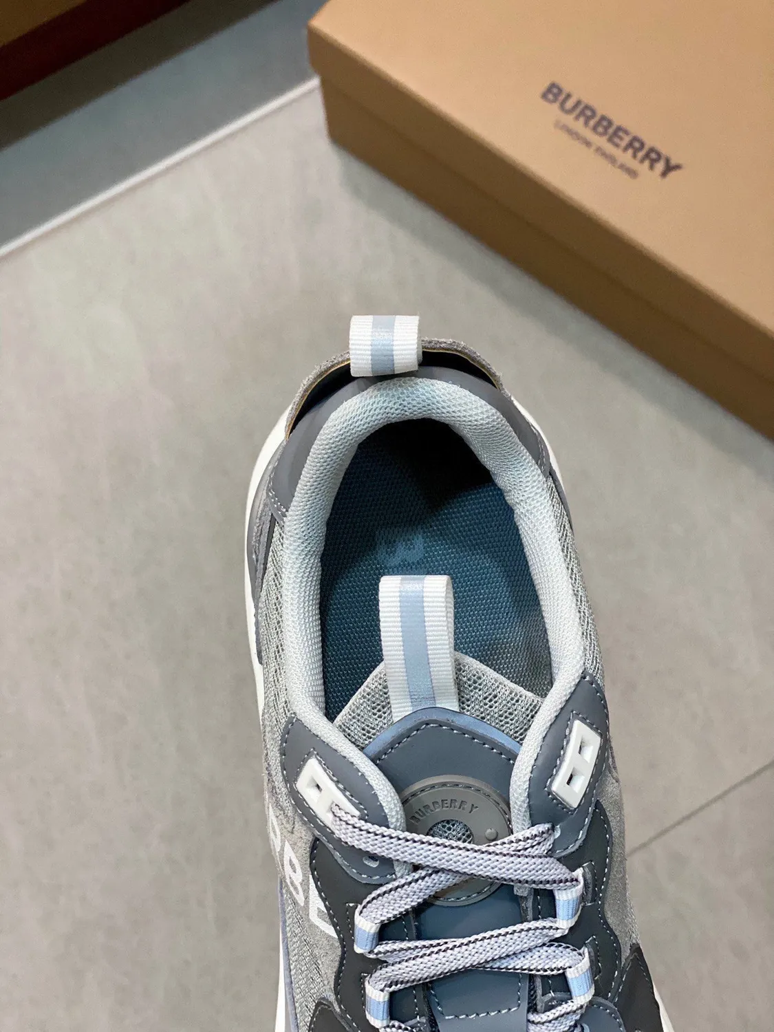 Burberry sean sneaker