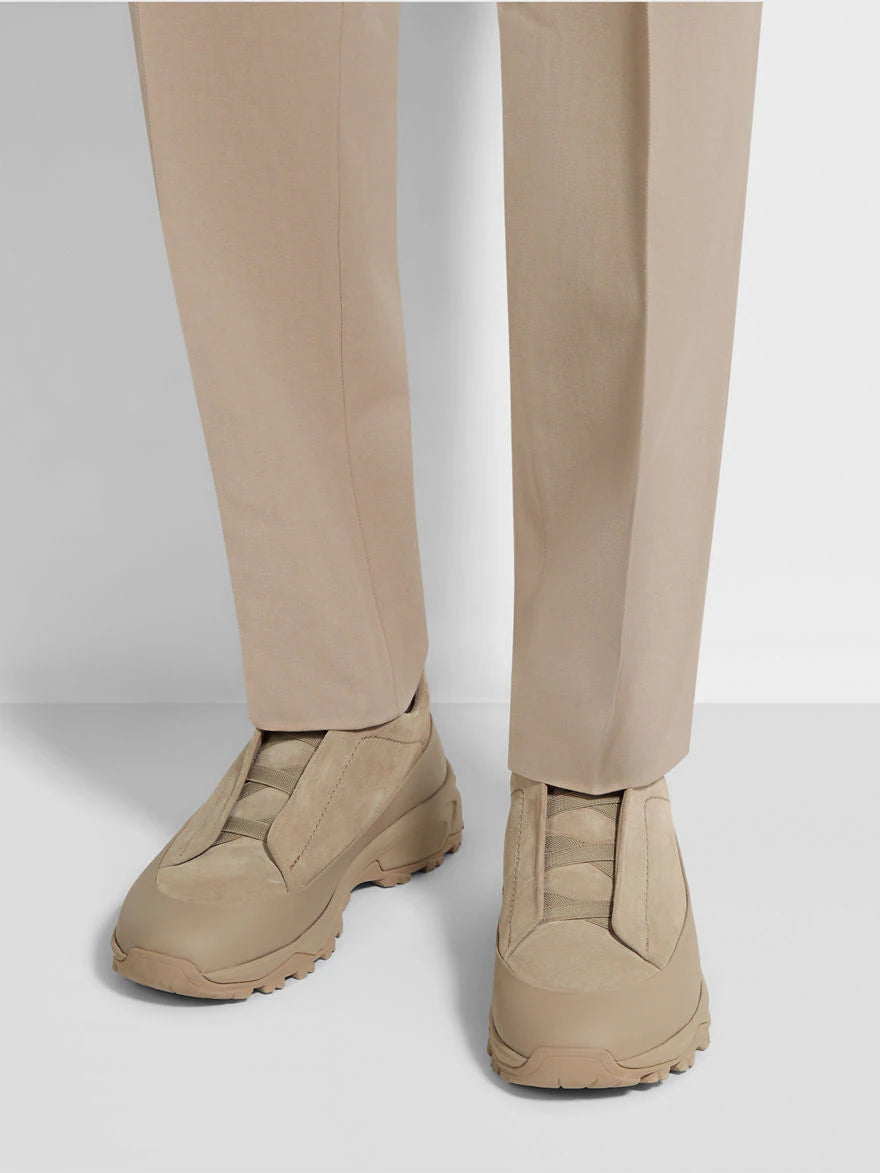 BASKETS TRIPLE STITCH™ MONTE EN CUIR ET VEAU VELOURS TAUPE CLAIR