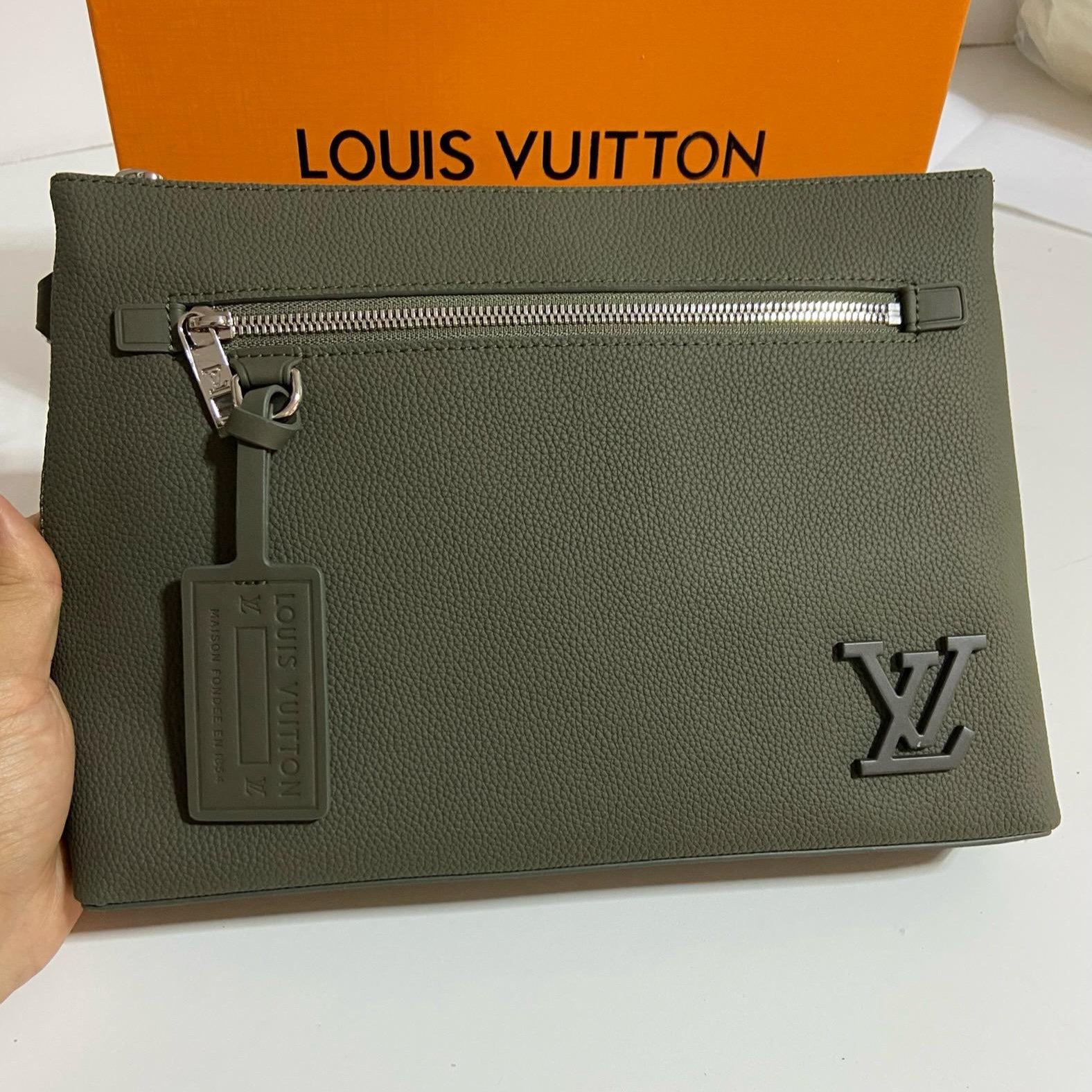 Takeoff Louis Vuitton